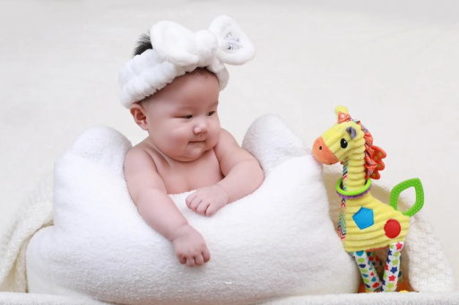 伊犁宝宝头上的旋 伊犁宝宝头上的旋